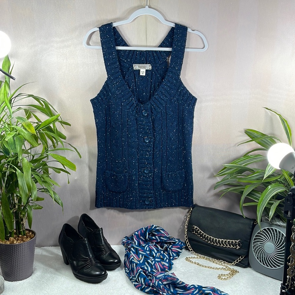 DECREE Sleeveless Open Neck Sweater - NWOT